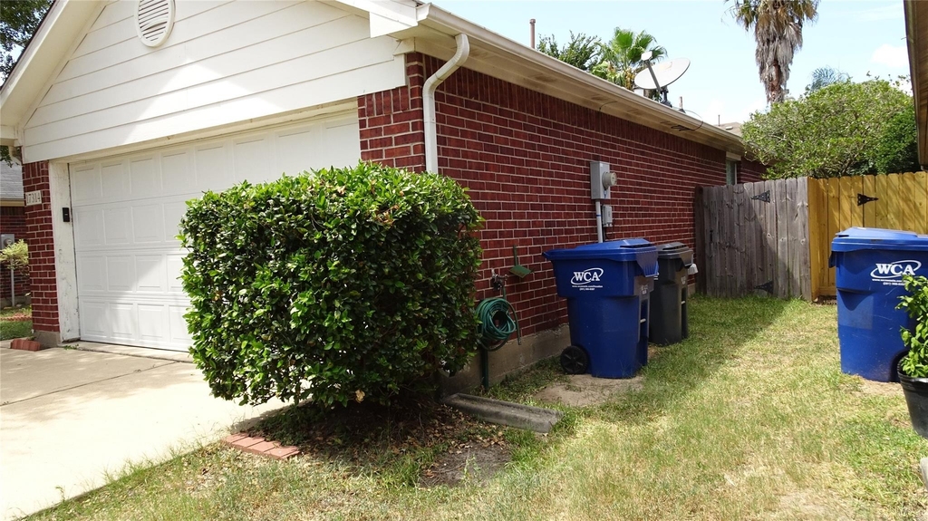 17314 Glenmorris Drive - Photo 2