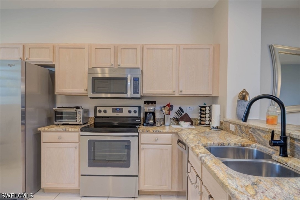 8223 Parkstone Place - Photo 11