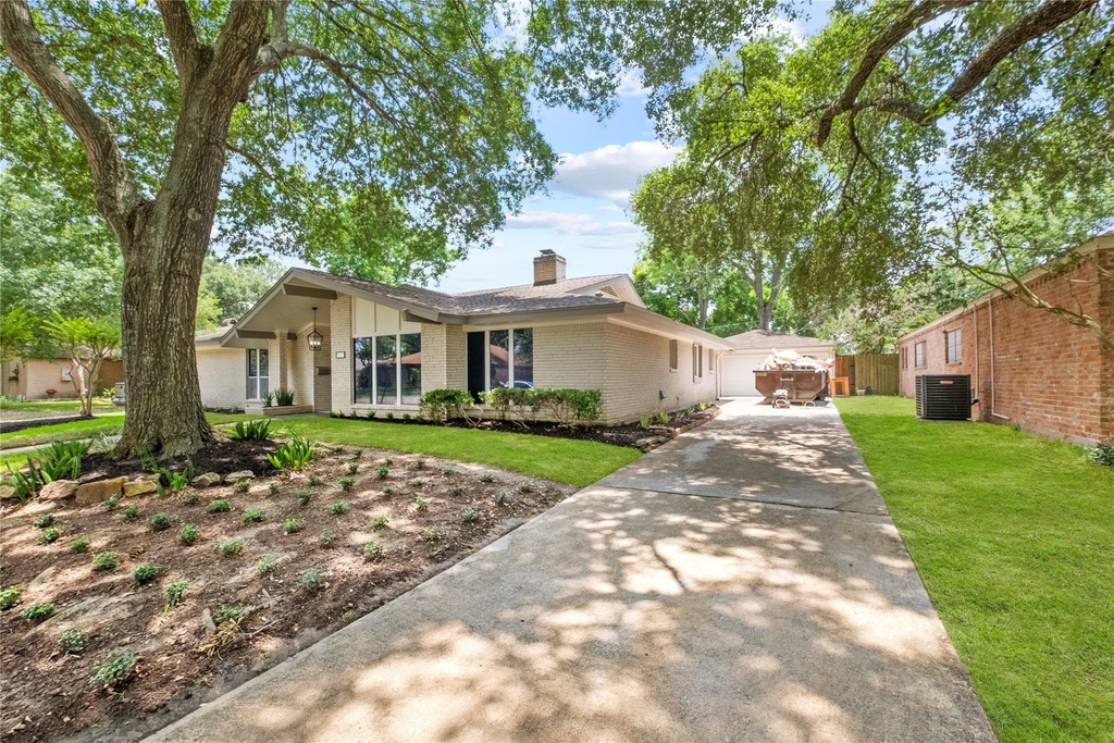 8307 Braesview Lane - Photo 0