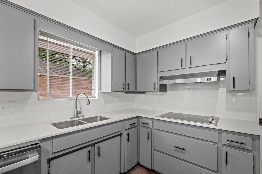 8307 Braesview Lane - Photo 3
