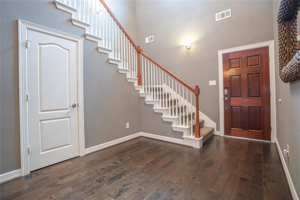 2426 Chuckberry Street - Photo 5