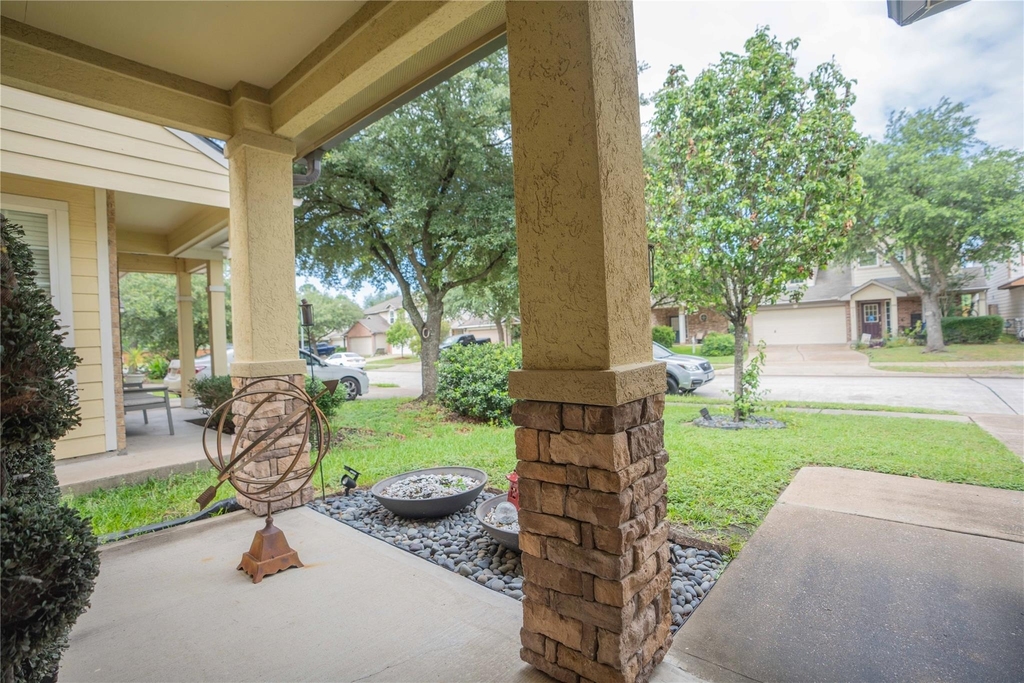 2426 Chuckberry Street - Photo 4