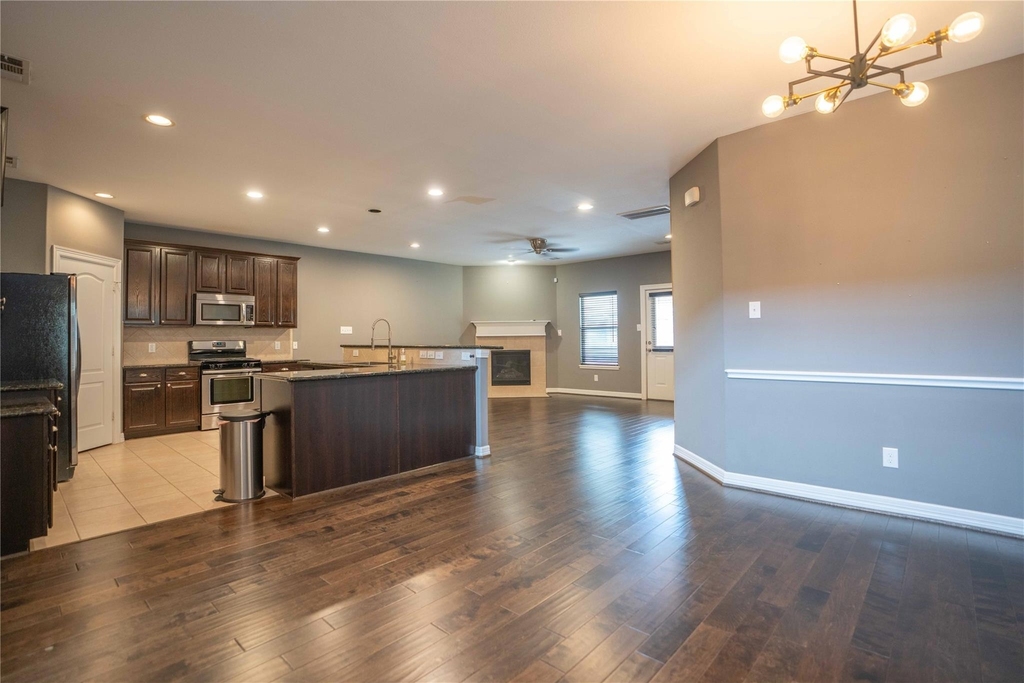 2426 Chuckberry Street - Photo 9