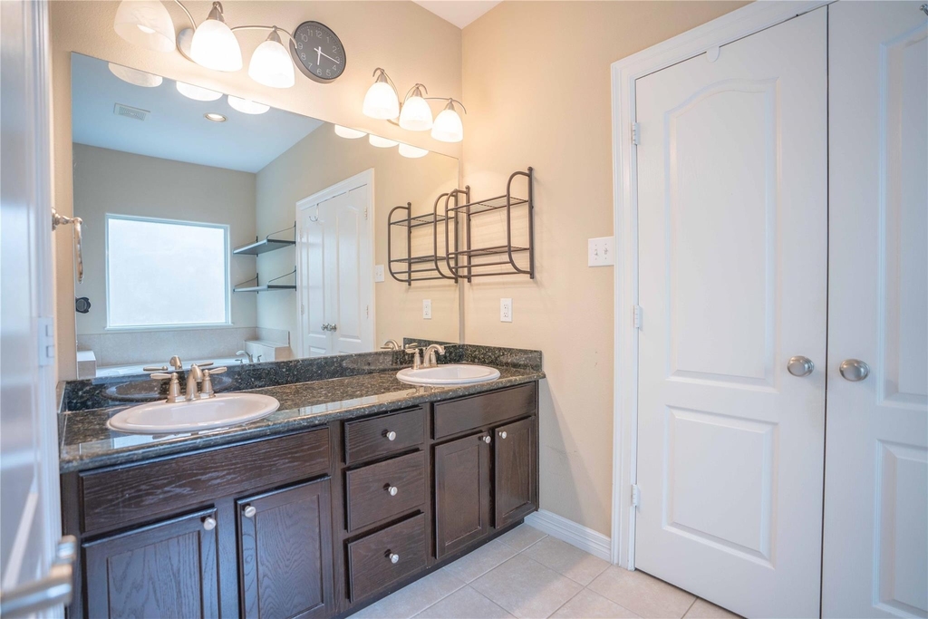 2426 Chuckberry Street - Photo 20