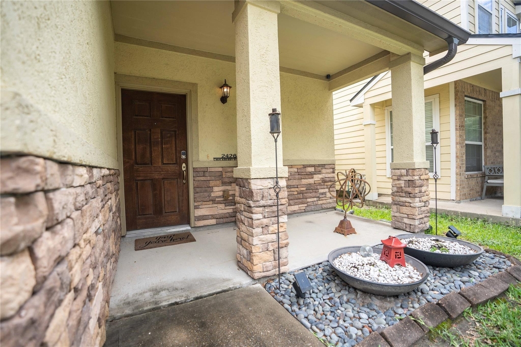 2426 Chuckberry Street - Photo 2