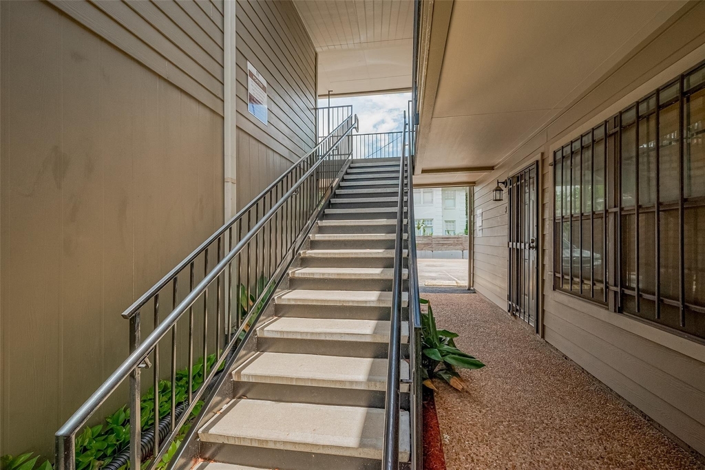 606 Marshall Street - Photo 8
