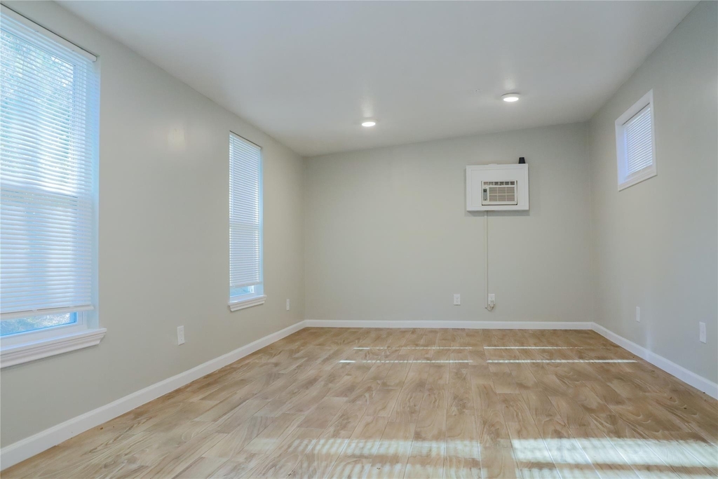 2707 S S Millbend Drive - Photo 9