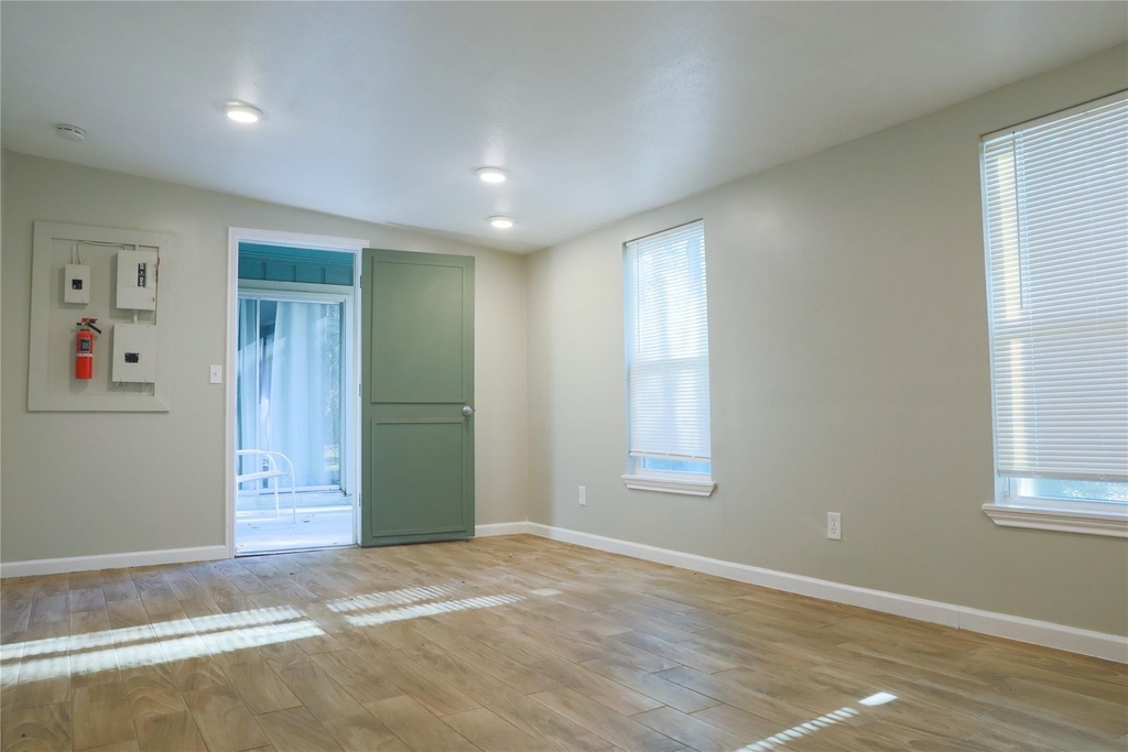 2707 S S Millbend Drive - Photo 8