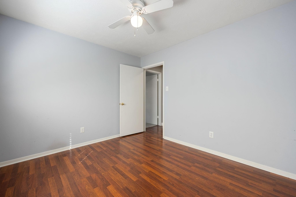 4754 Widerop Lane - Photo 20