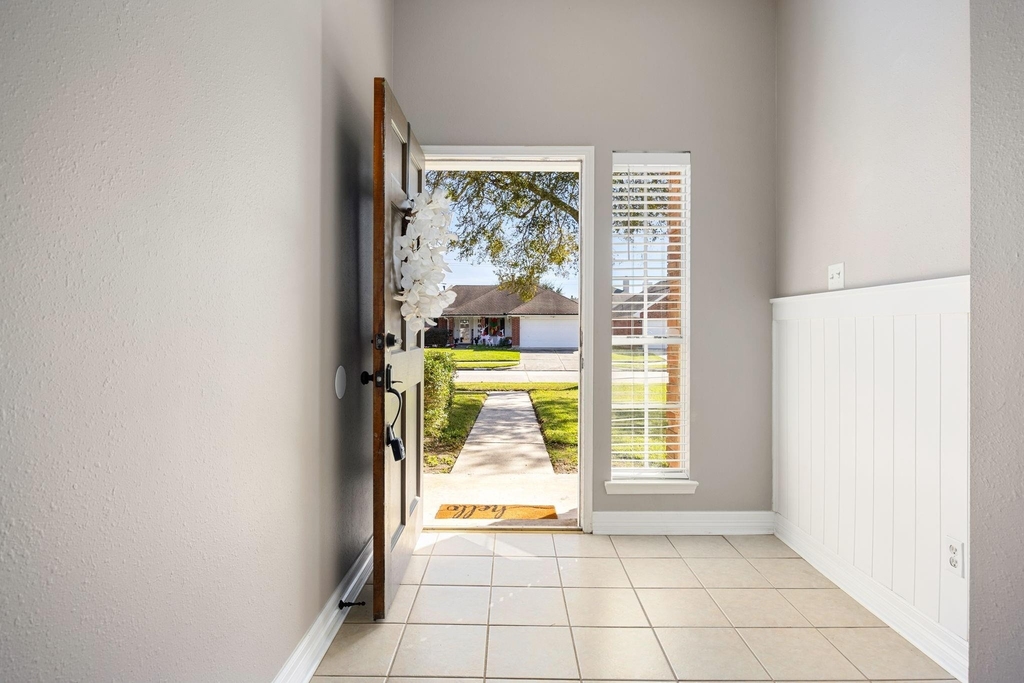 4754 Widerop Lane - Photo 3