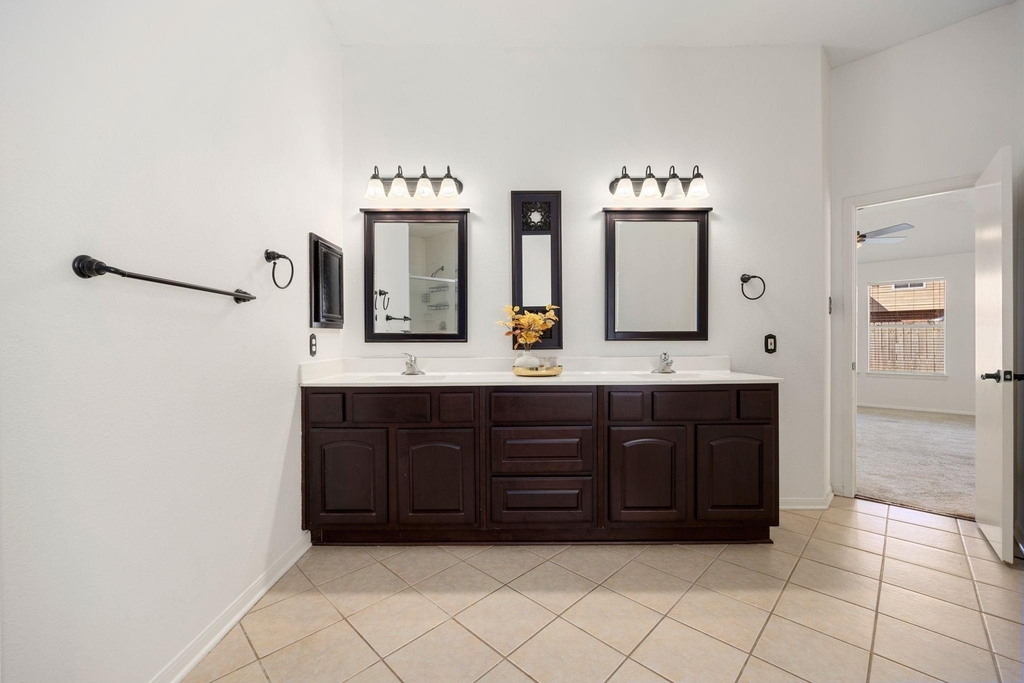 4754 Widerop Lane - Photo 15
