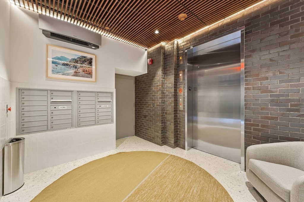 160 Birdsall Street - Photo 8
