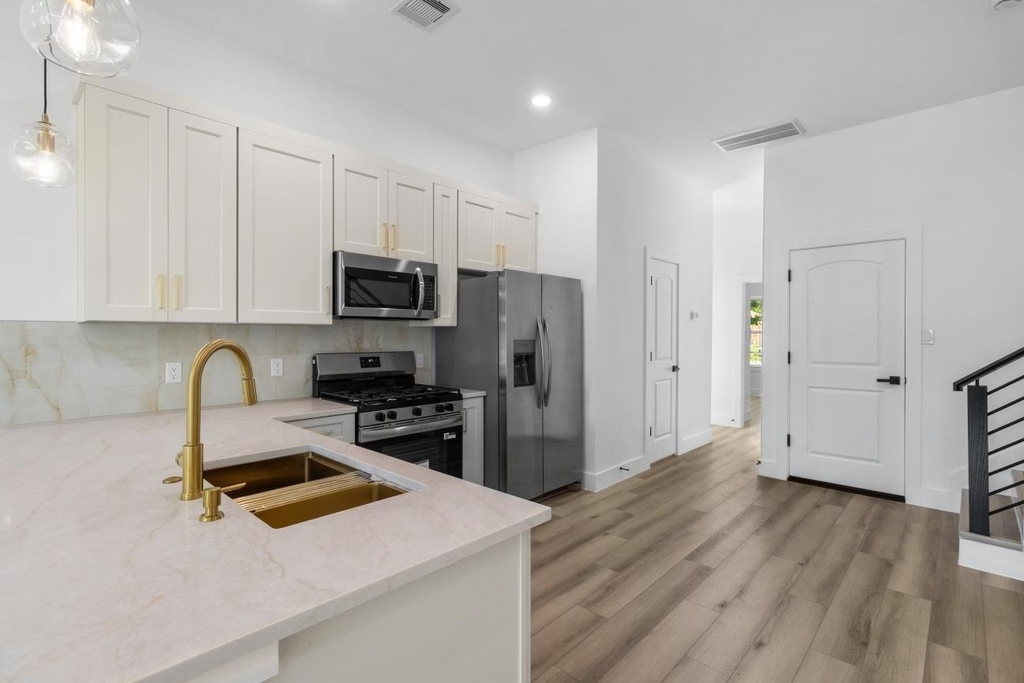 4412 Alvin Street - Photo 5