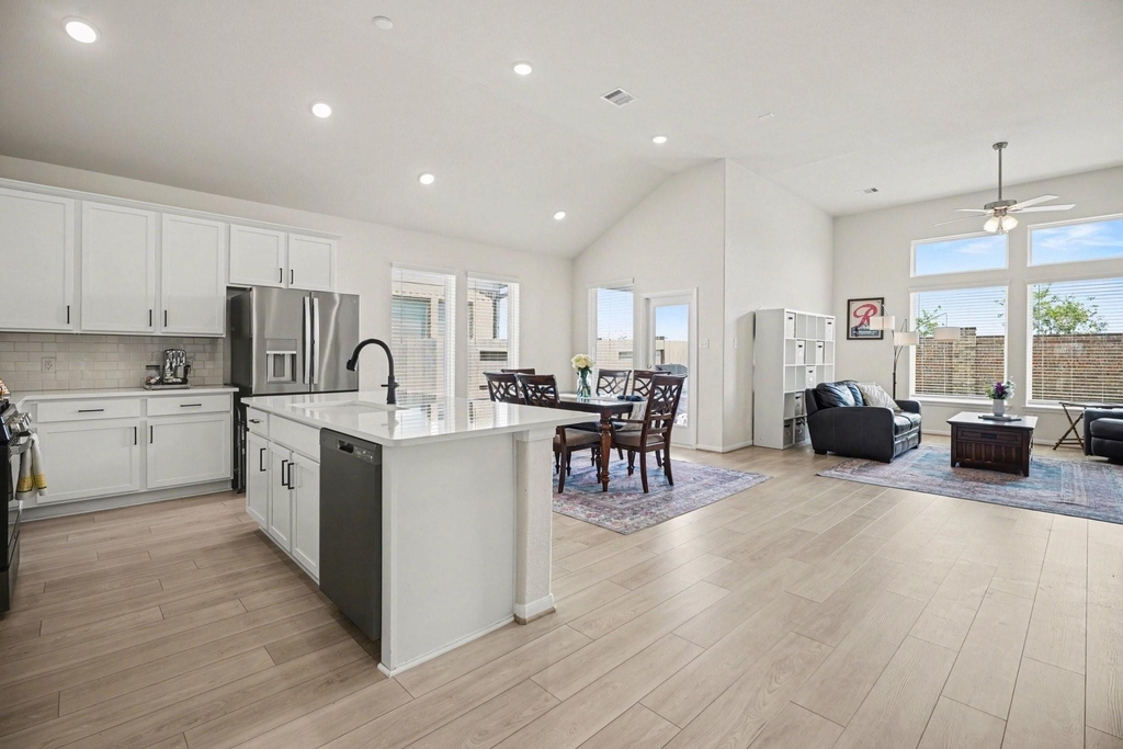 2214 Lierna Drive - Photo 4