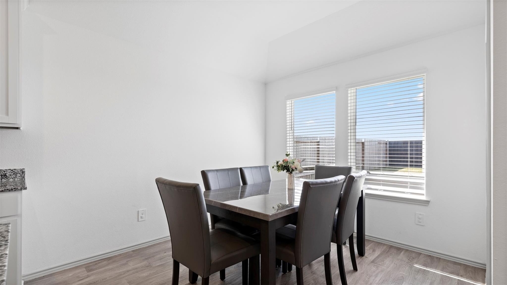 3521 Rockefeller Road - Photo 5