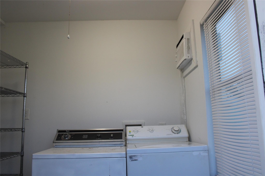 717 7th Street - Photo 8