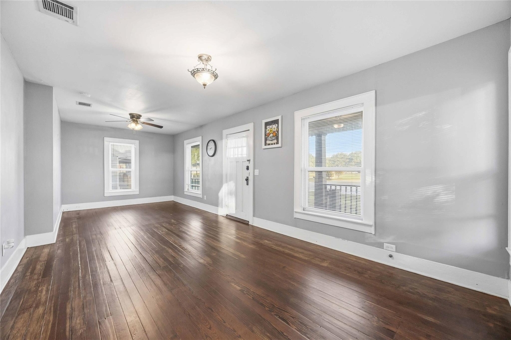 3003 School Street - Photo 2