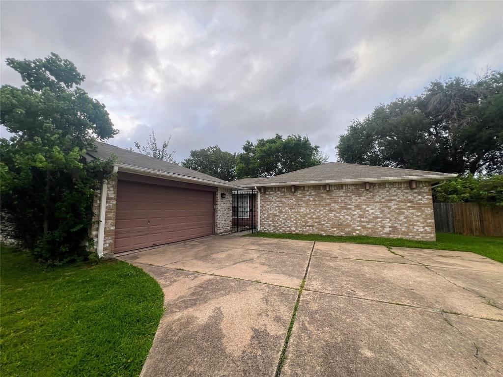1202 Manorglen Drive - Photo 9
