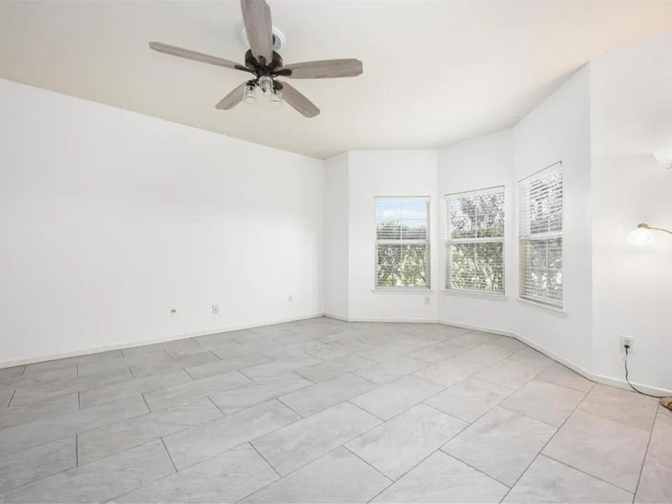 20827 Settlers Lake Circle N - Photo 12