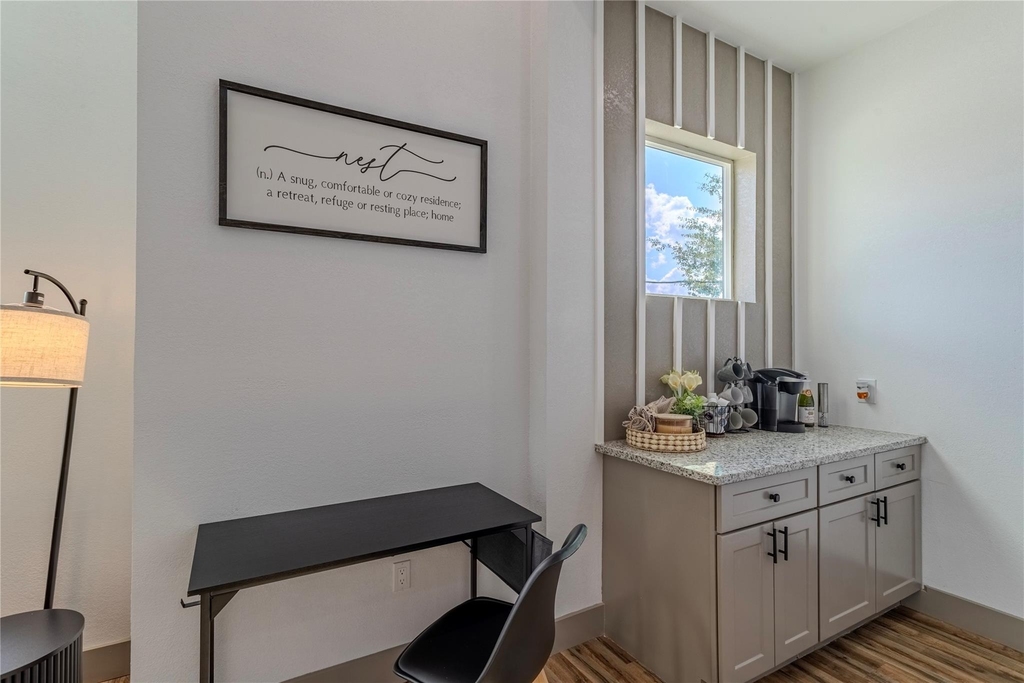 5901 Crest Court - Photo 3
