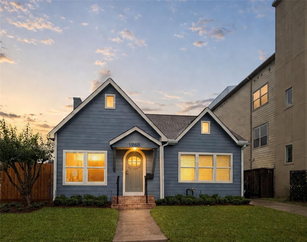 1968 W Mckinney Street - Photo 2