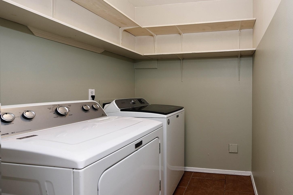 103 N Deerfoot Circle - Photo 5
