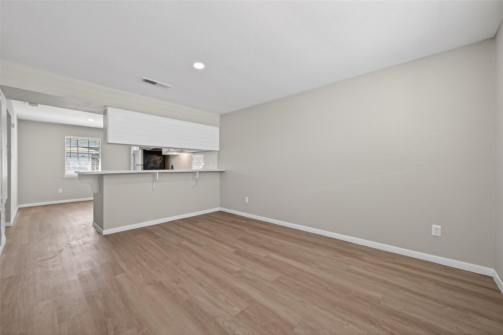 427 Hollyvale Drive - Photo 7