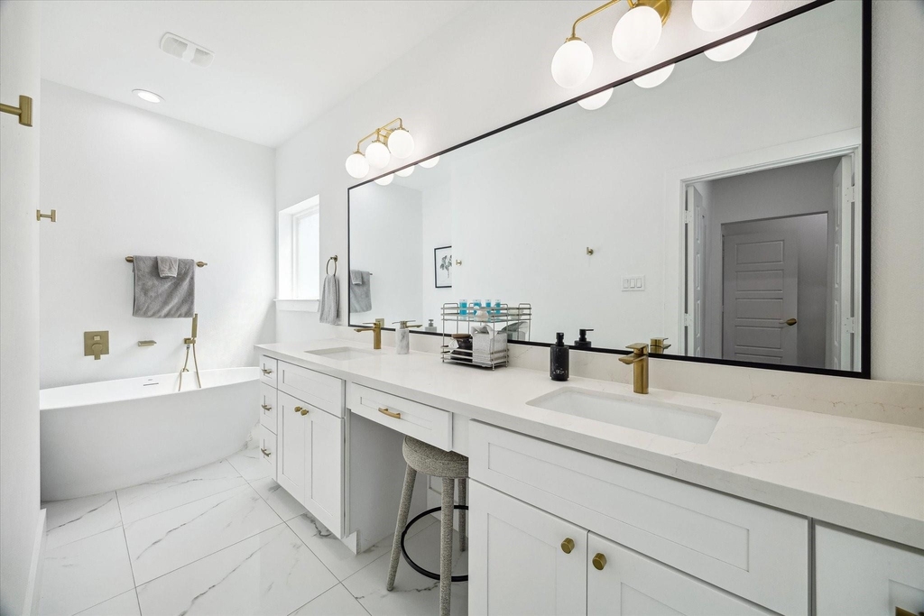 5021 Creekmont Drive - Photo 16