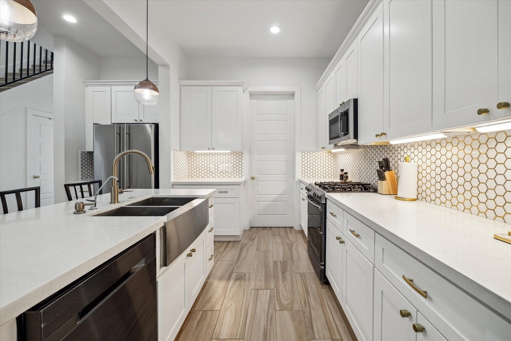 5021 Creekmont Drive - Photo 3