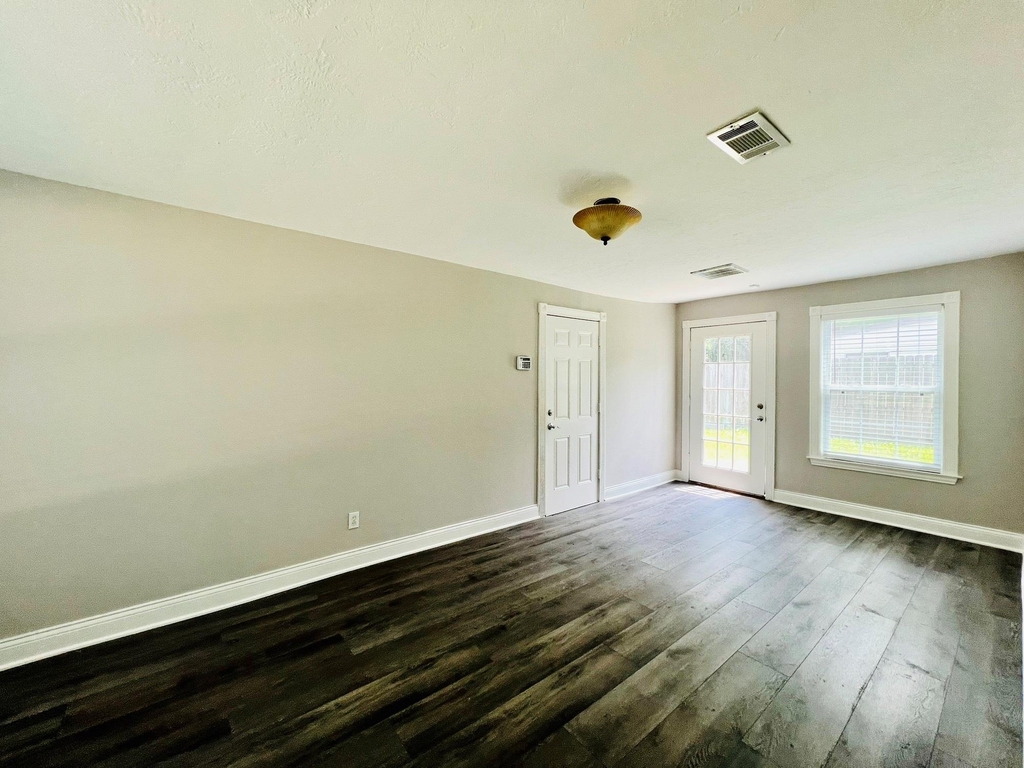 5124 Beech Street - Photo 4