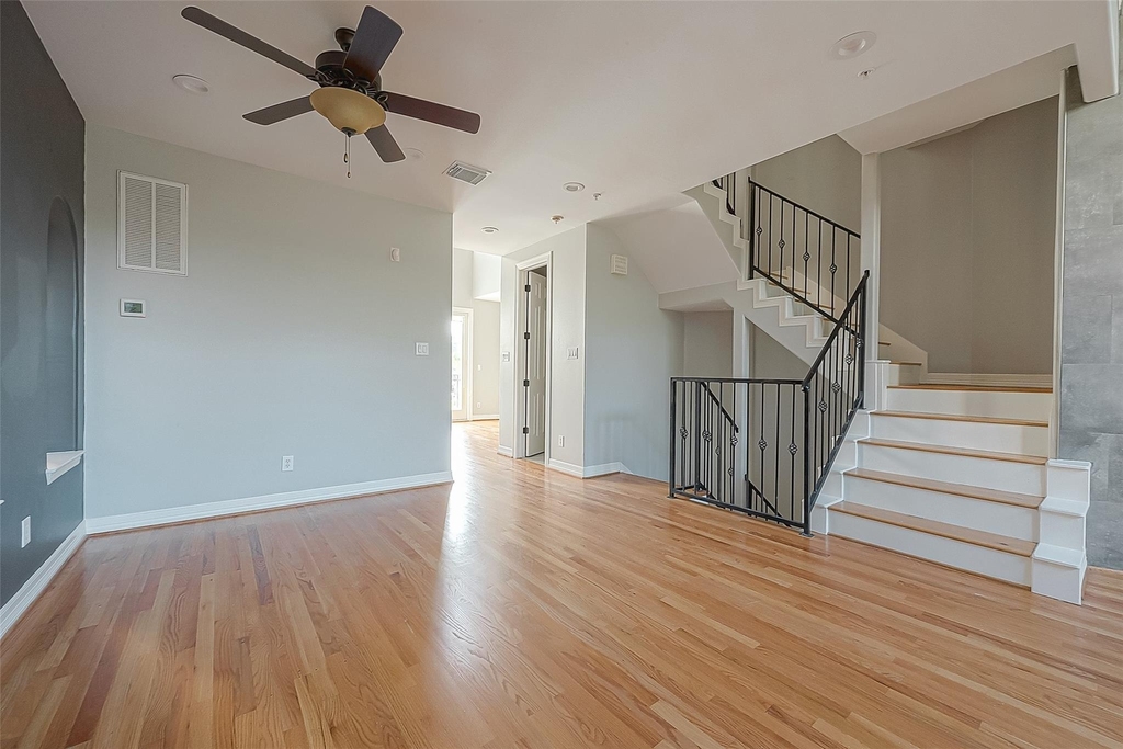 2721 Austin Street - Photo 11