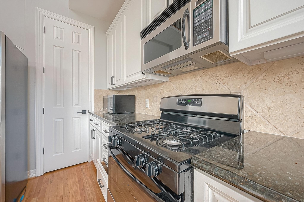 2721 Austin Street - Photo 24