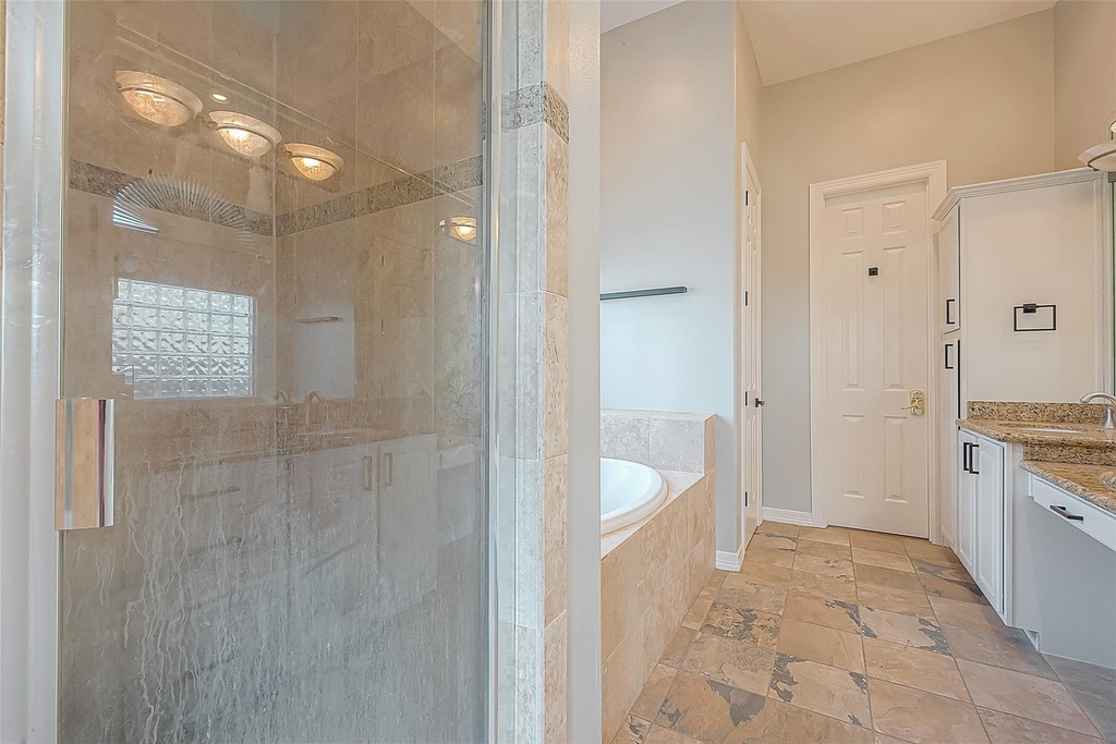 2721 Austin Street - Photo 44