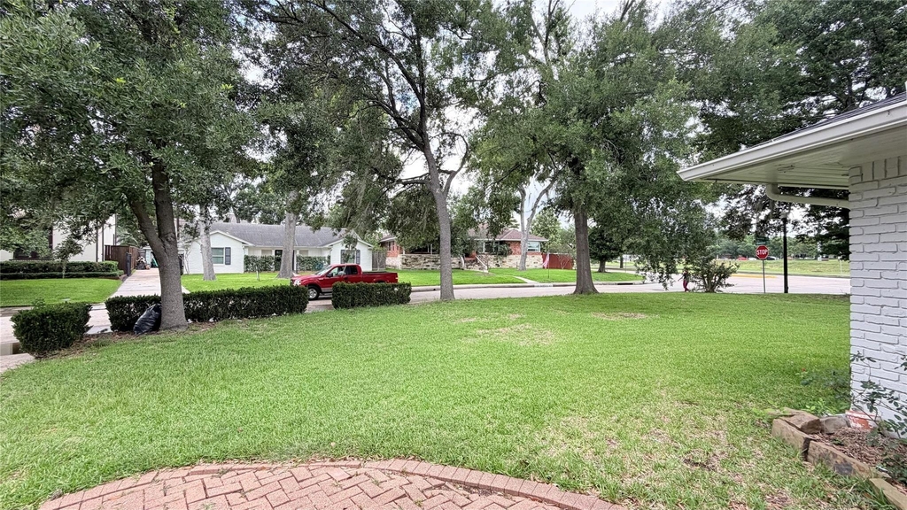 3310 N Braeswood Boulevard - Photo 11