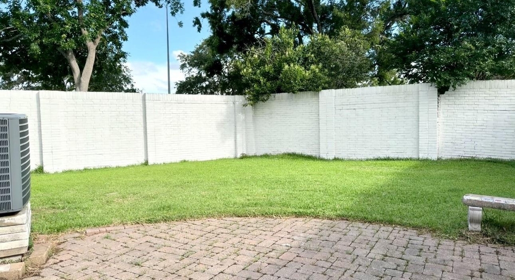 3310 N Braeswood Boulevard - Photo 12