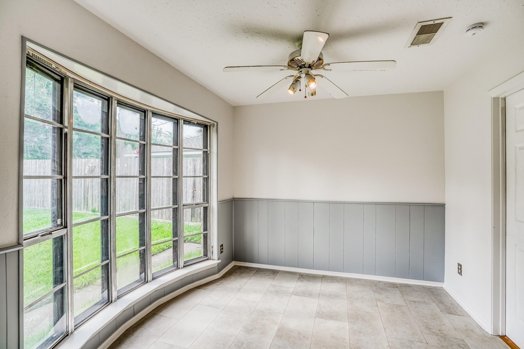 500 Stoneledge Drive - Photo 5