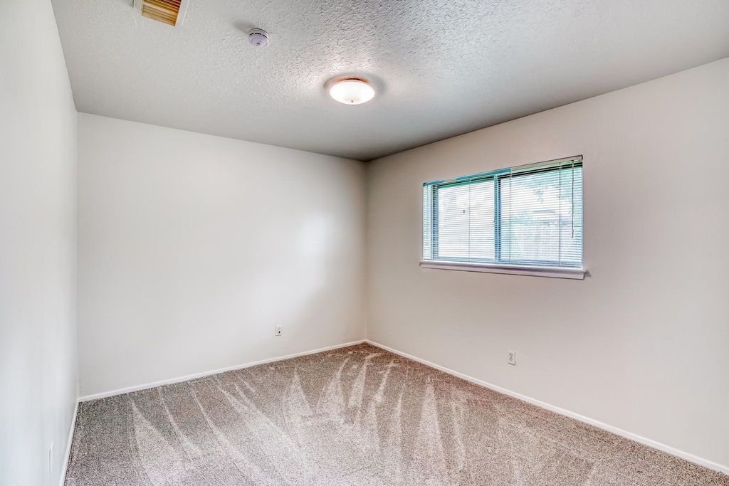 500 Stoneledge Drive - Photo 11