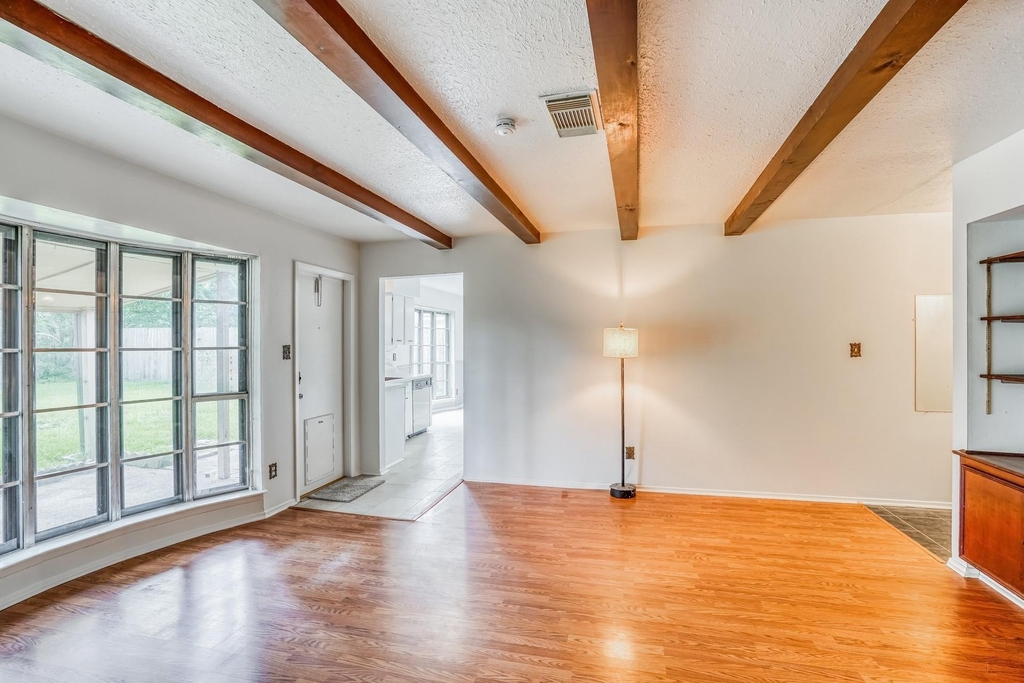 500 Stoneledge Drive - Photo 4