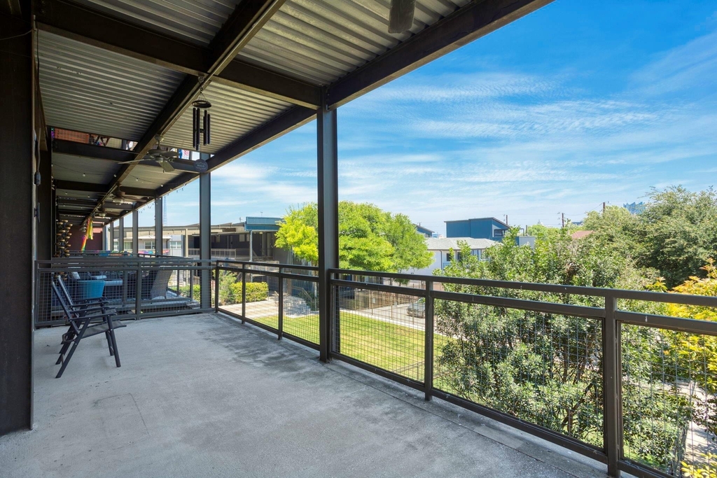 831 S Flores Street - Photo 10