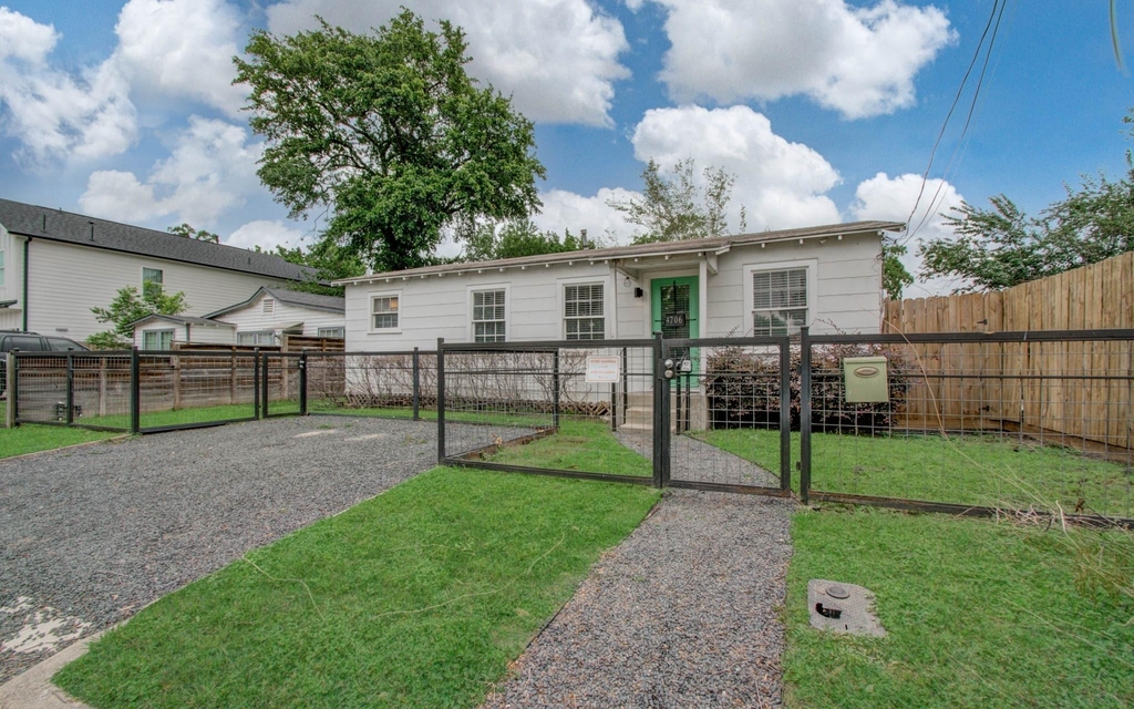 4706 Fisk Street - Photo 9