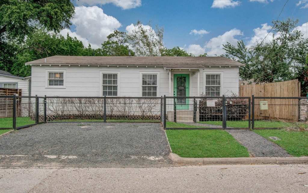 4706 Fisk Street - Photo 4
