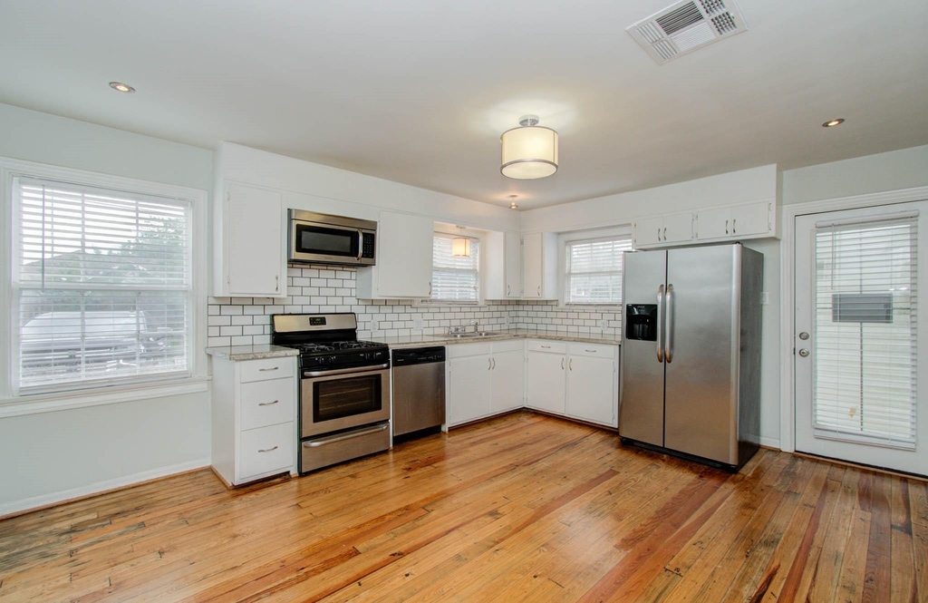 4706 Fisk Street - Photo 16