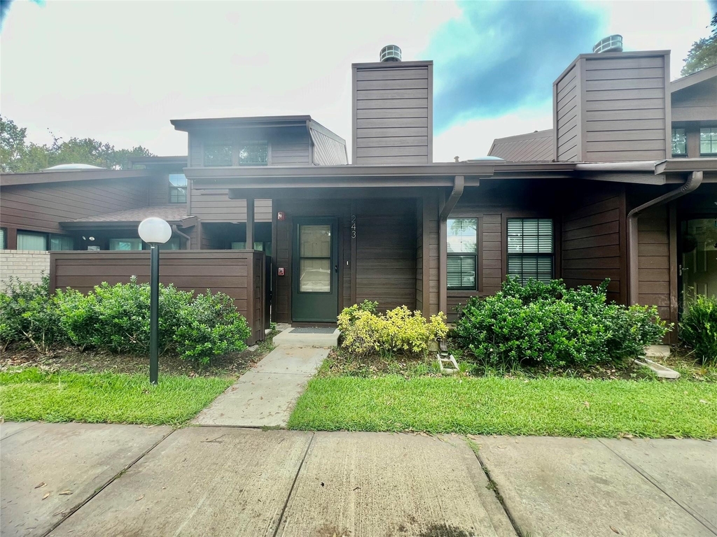 2611 Grants Lake Boulevard - Photo 0