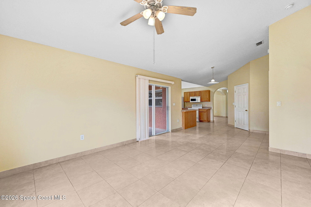1416 Martinez Street Se - Photo 11