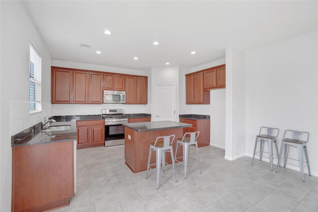 10514 Kentington Oak Drive - Photo 17