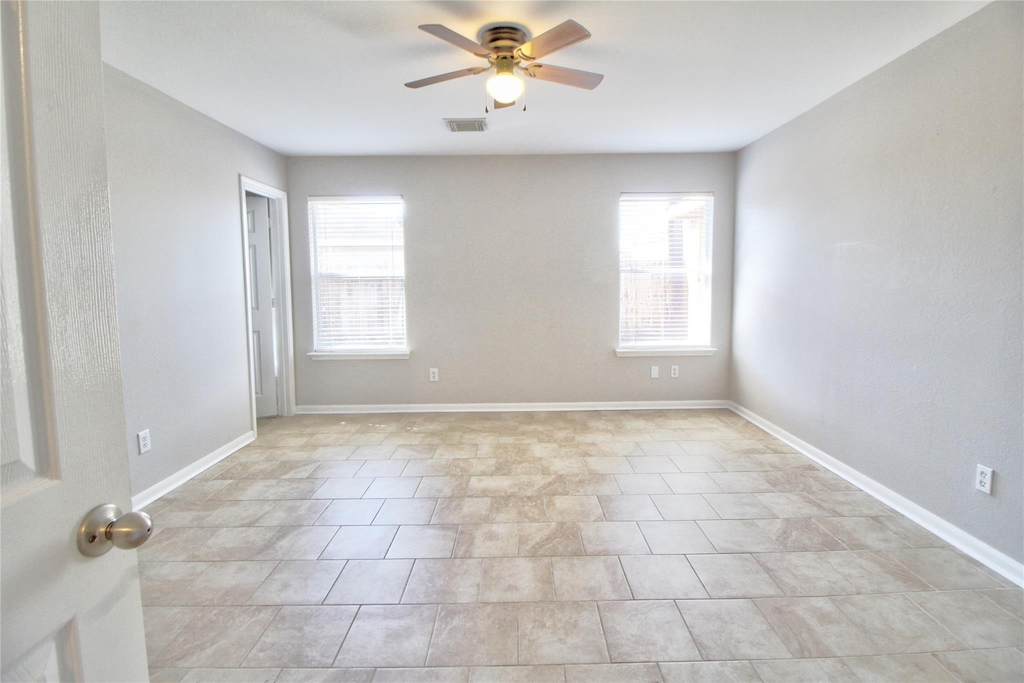 29407 Legends Green Drive - Photo 5