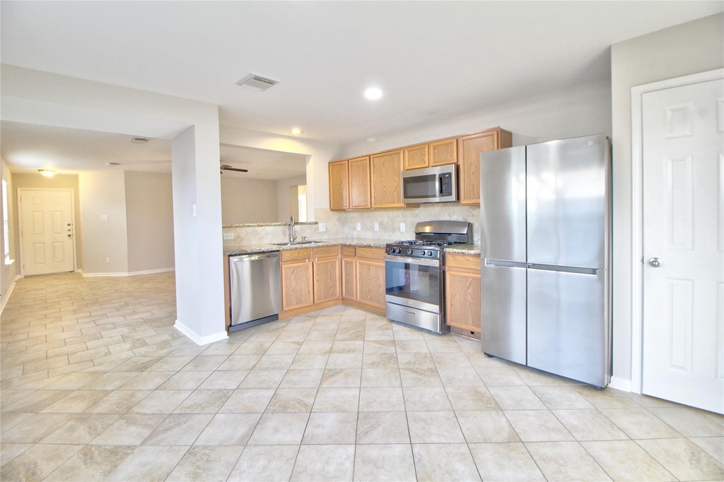 29407 Legends Green Drive - Photo 4