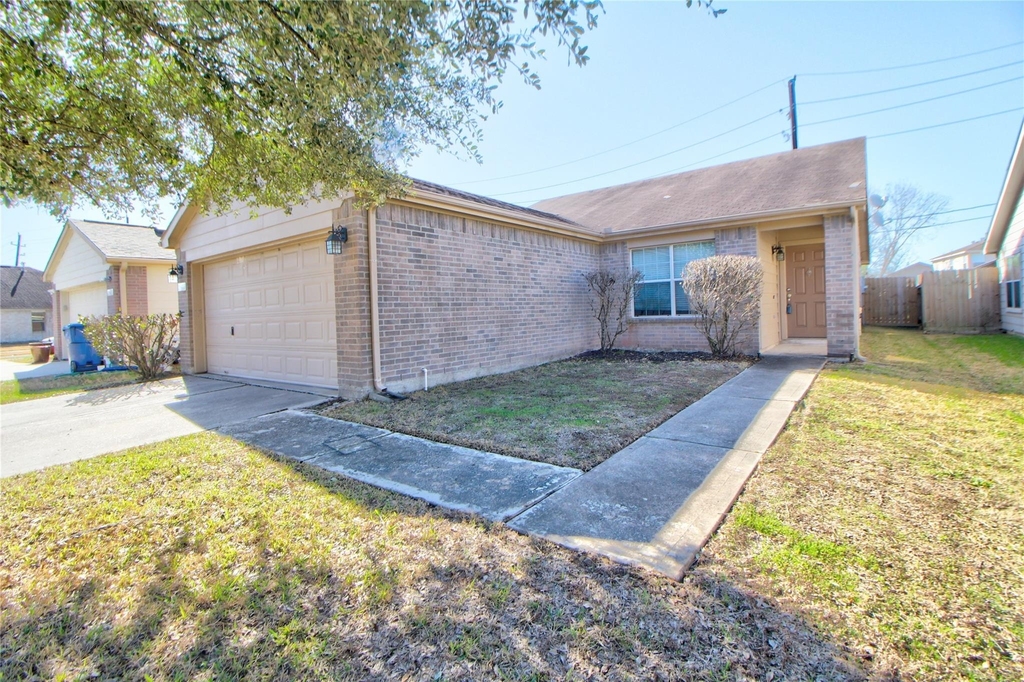 29407 Legends Green Drive - Photo 0