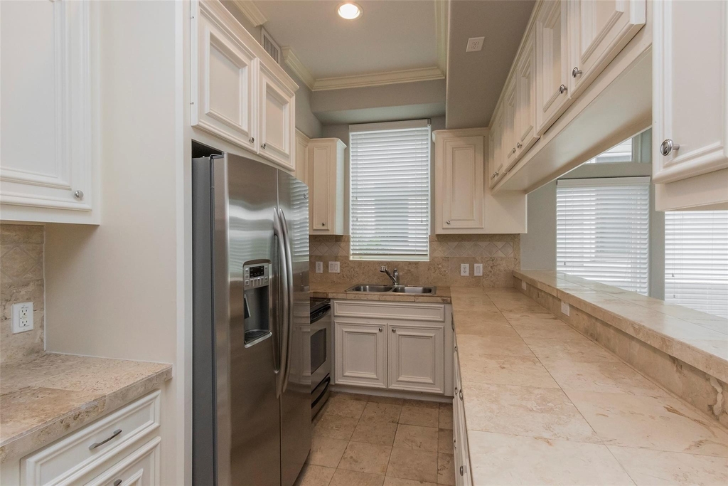 2701 Helena Street - Photo 5