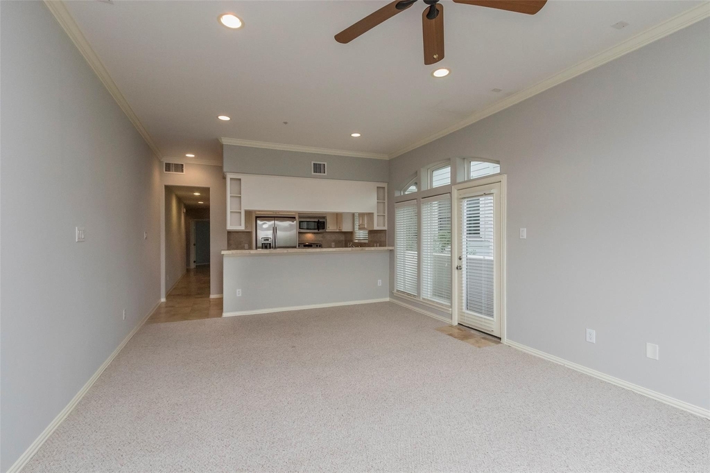 2701 Helena Street - Photo 2